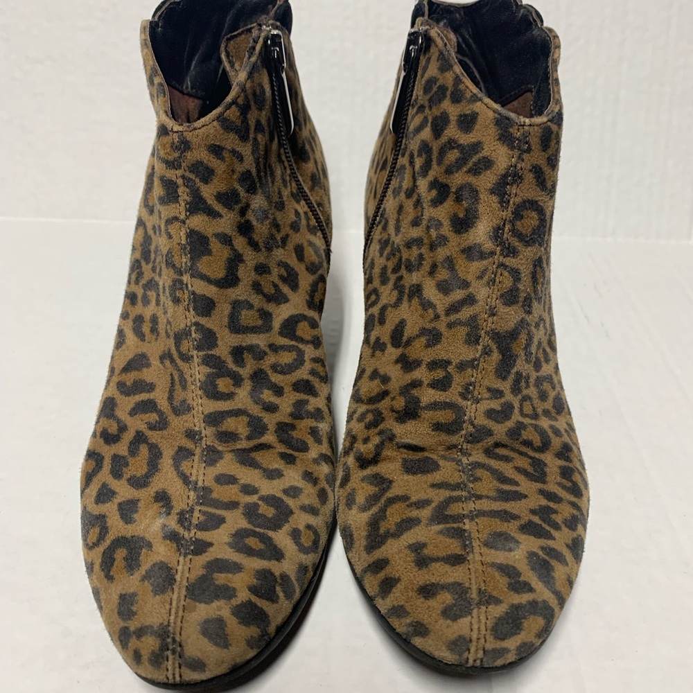 6.5 women booties by Aquatalia